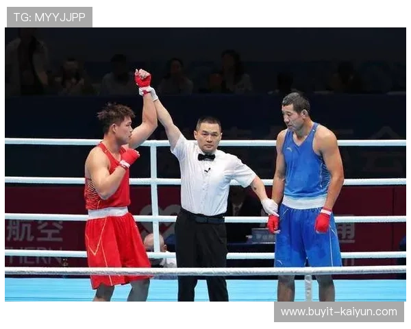 全运会拳击男子92公斤级决赛韩雪振与孟繁龙激战，最终点数获胜