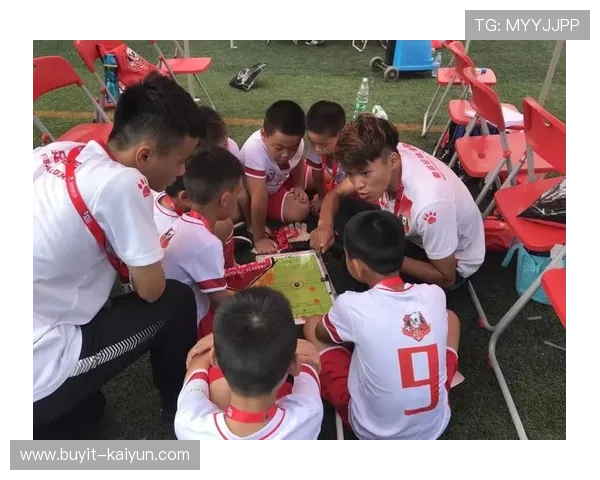 法甲俱乐部社区项目扩展，青少年足球参与度创新高